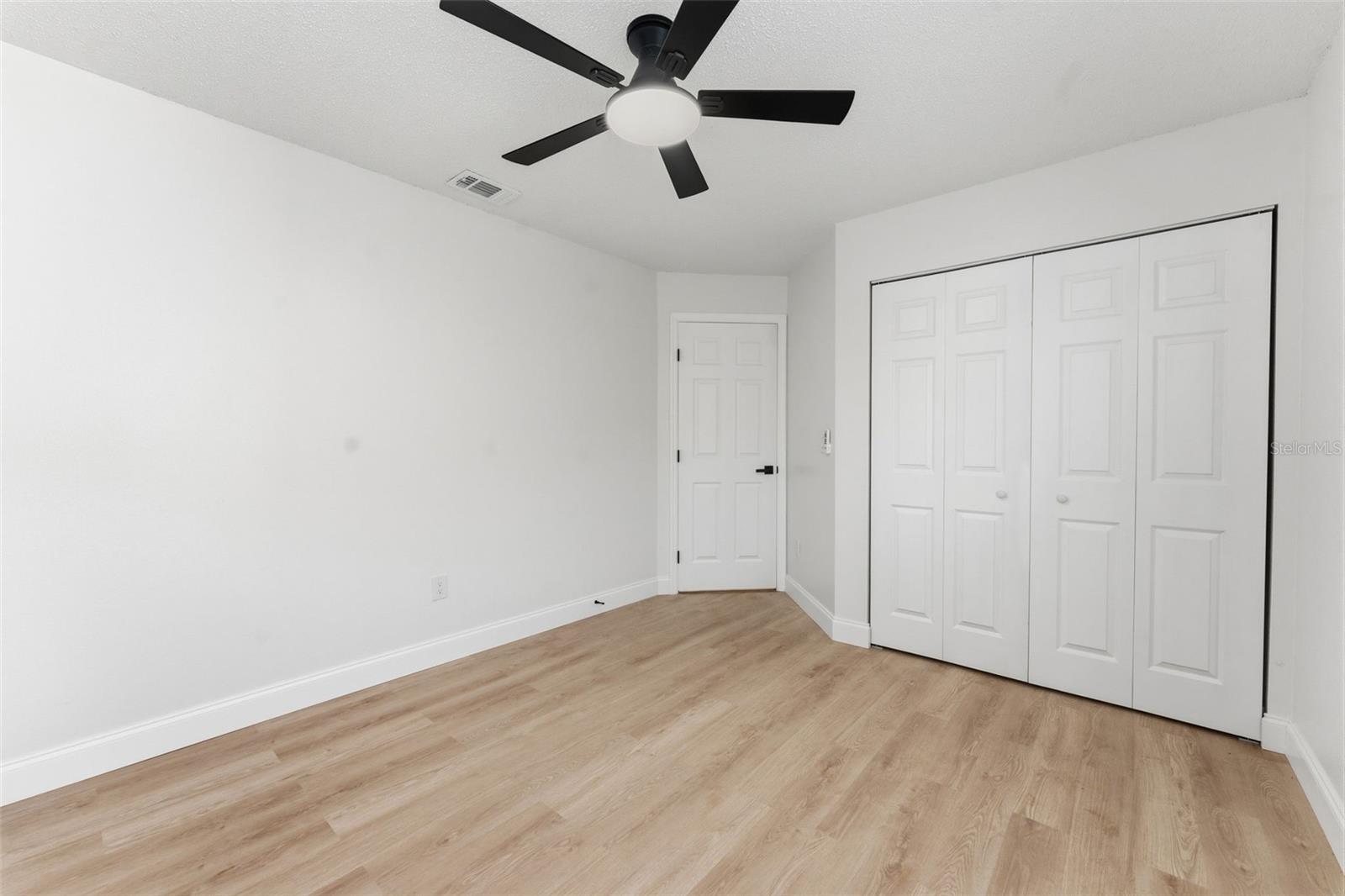 Image 22 of 44 For 5931 Taywood Drive