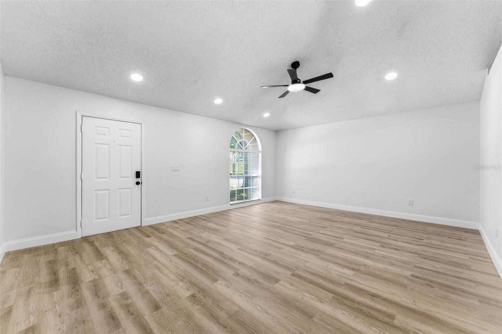 Image 7 of 44 For 5931 Taywood Drive