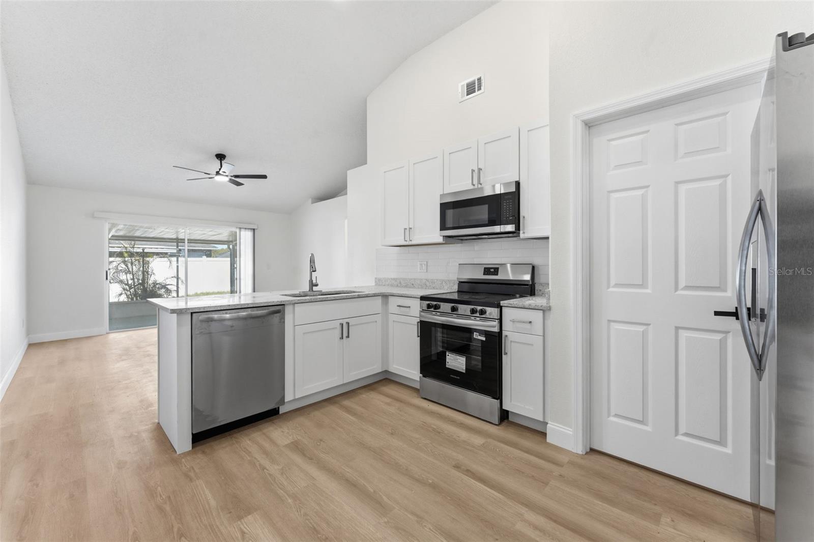 Image 8 of 44 For 5931 Taywood Drive