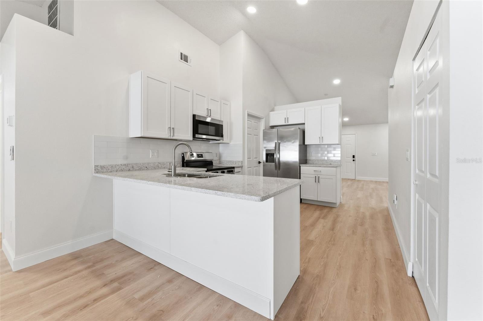 Image 9 of 44 For 5931 Taywood Drive