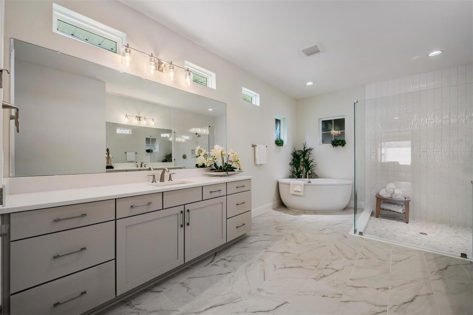 Image 11 of 37 For 13801 Carryback Drive