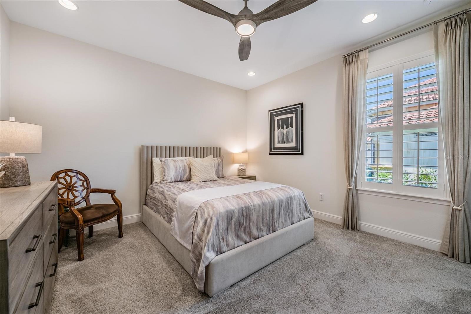 Image 13 of 37 For 13801 Carryback Drive