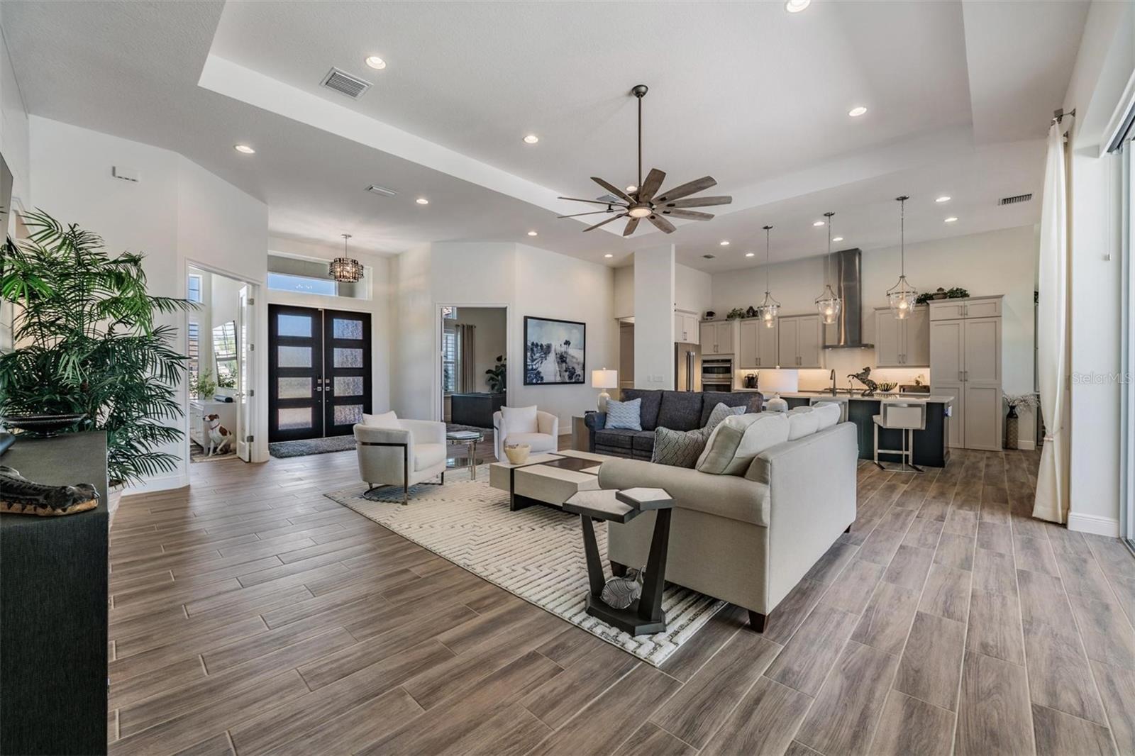 Image 4 of 37 For 13801 Carryback Drive