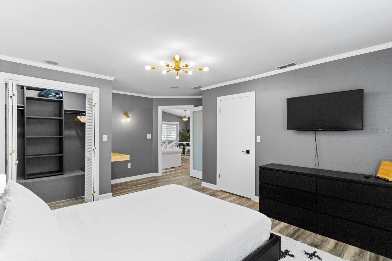 Image 17 of 39 For 3401 Manatee Drive Se