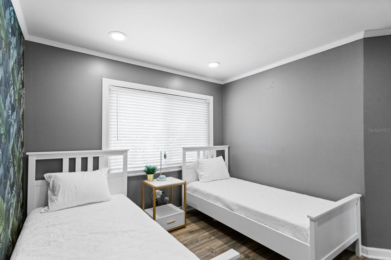 Image 20 of 39 For 3401 Manatee Drive Se