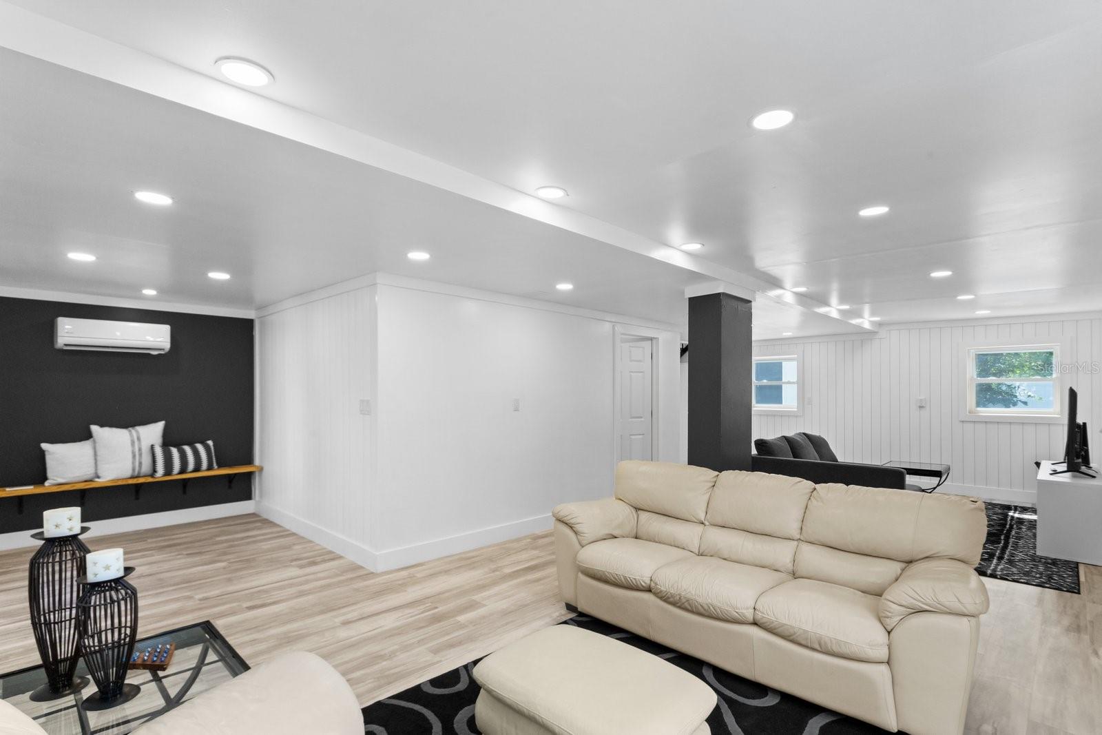 Image 3 of 39 For 3401 Manatee Drive Se