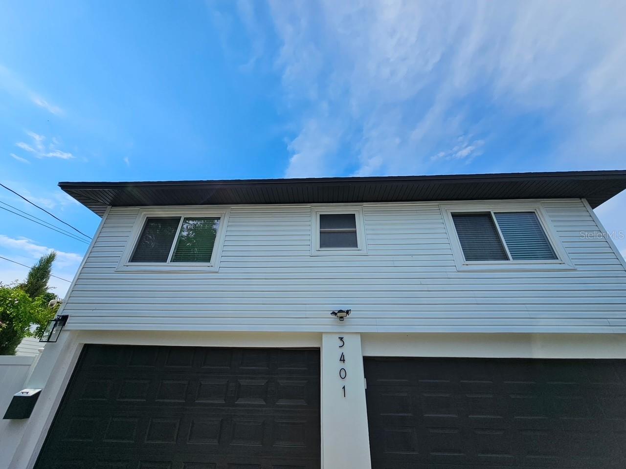 Image 31 of 39 For 3401 Manatee Drive Se