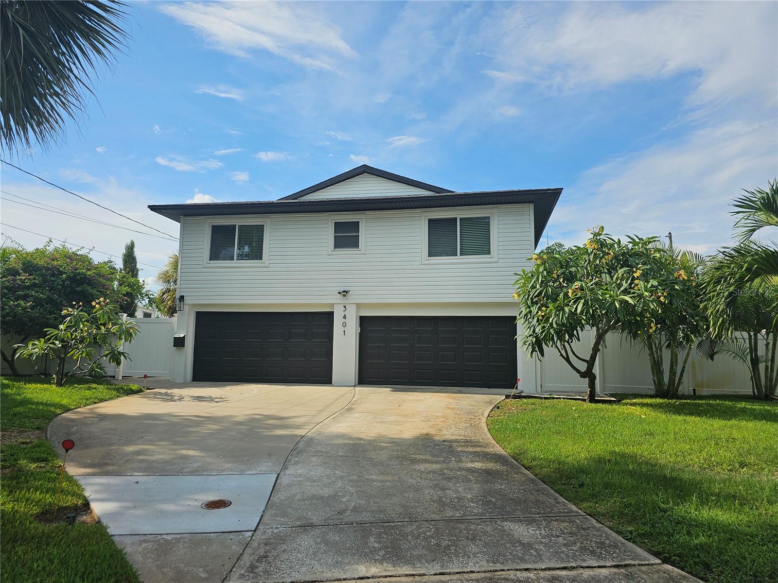 Image 36 of 39 For 3401 Manatee Drive Se