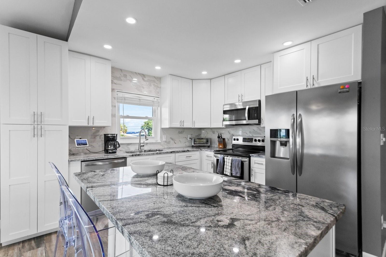 Image 8 of 39 For 3401 Manatee Drive Se