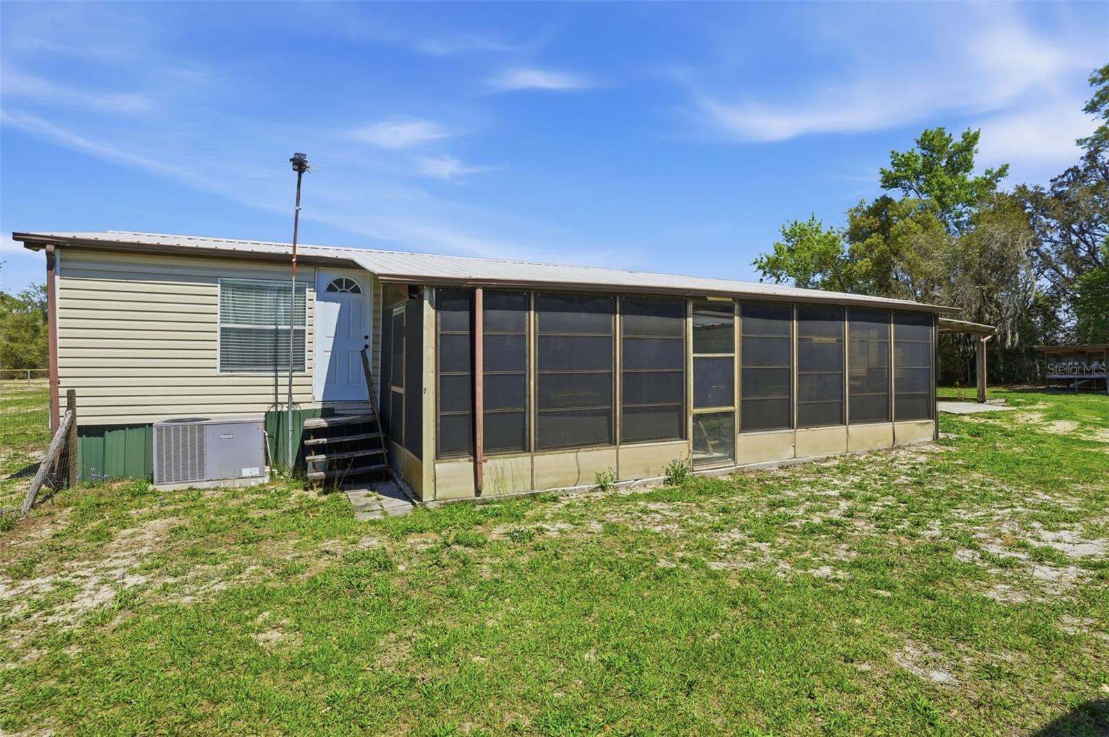 Image 16 of 58 For 16040 Platinum Drive