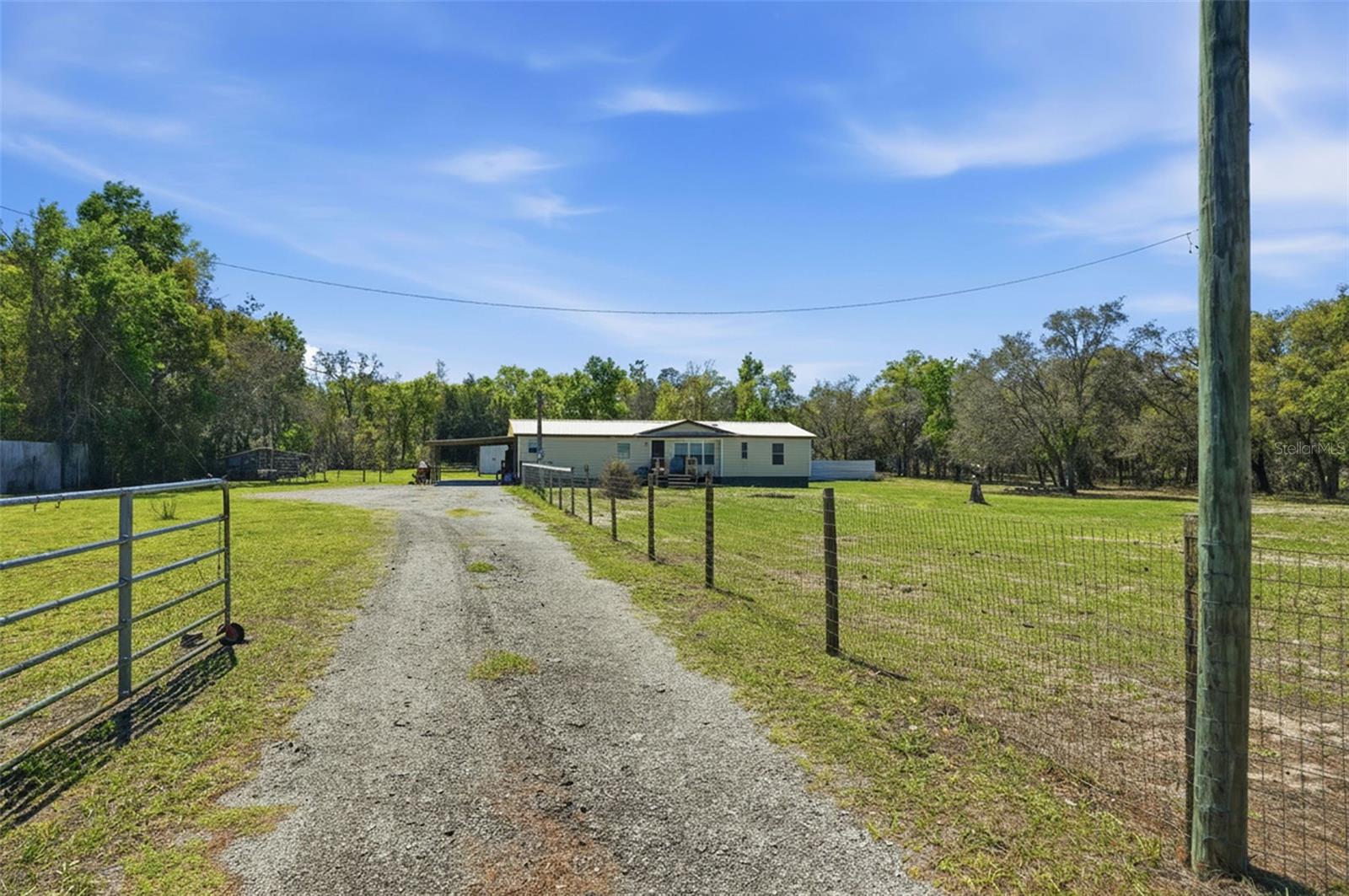 Image 28 of 58 For 16040 Platinum Drive