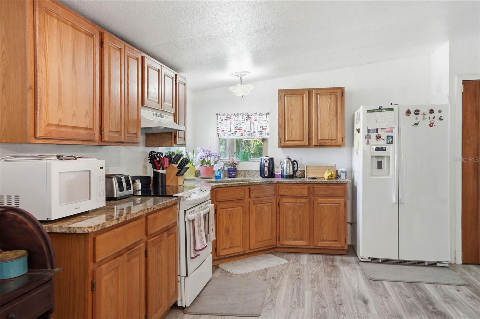 Image 3 of 58 For 16040 Platinum Drive