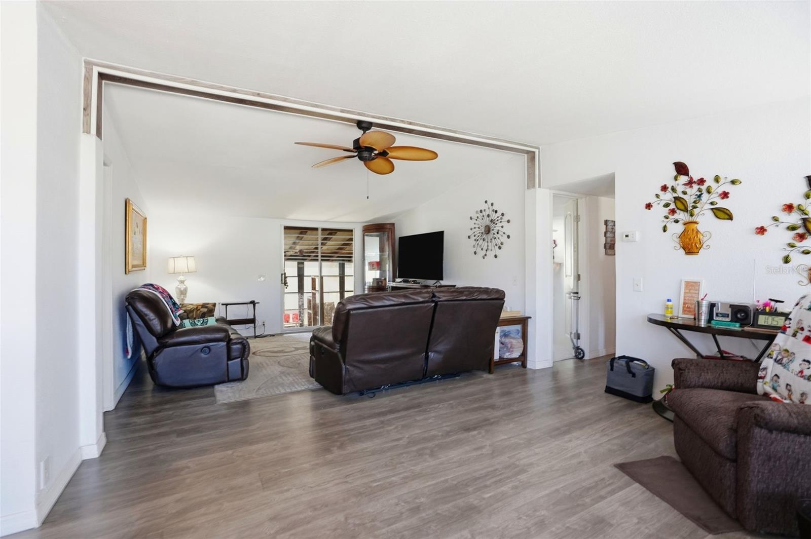 Image 32 of 58 For 16040 Platinum Drive