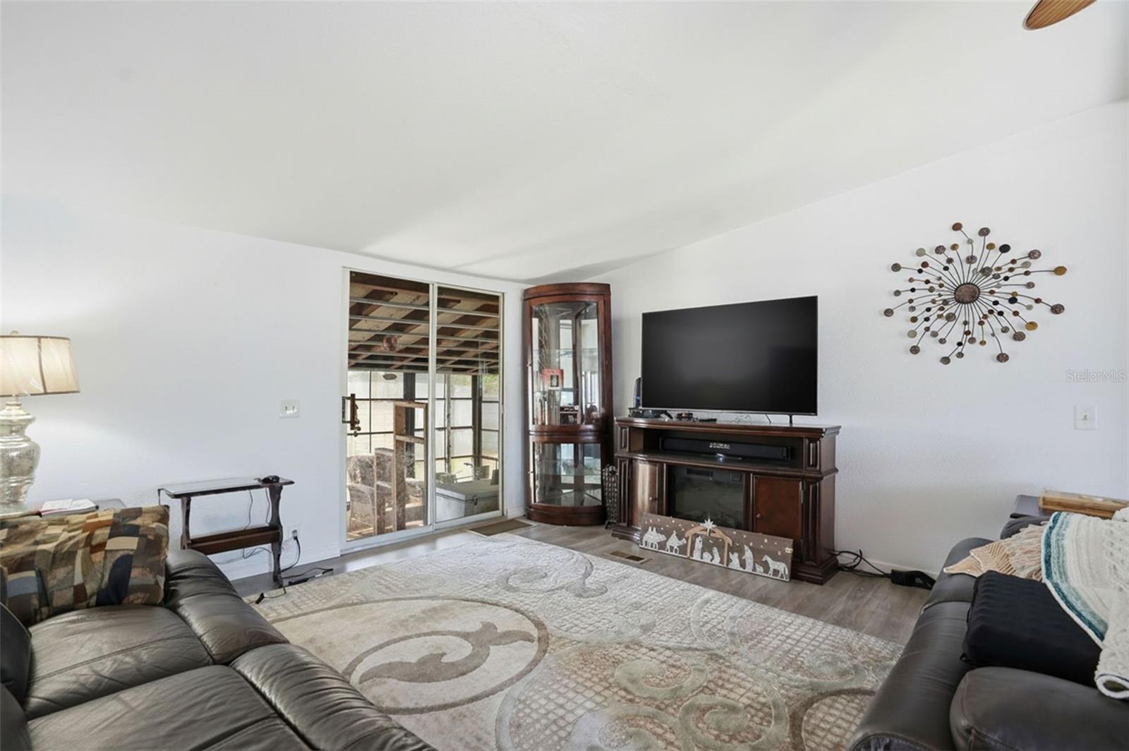 Image 35 of 58 For 16040 Platinum Drive