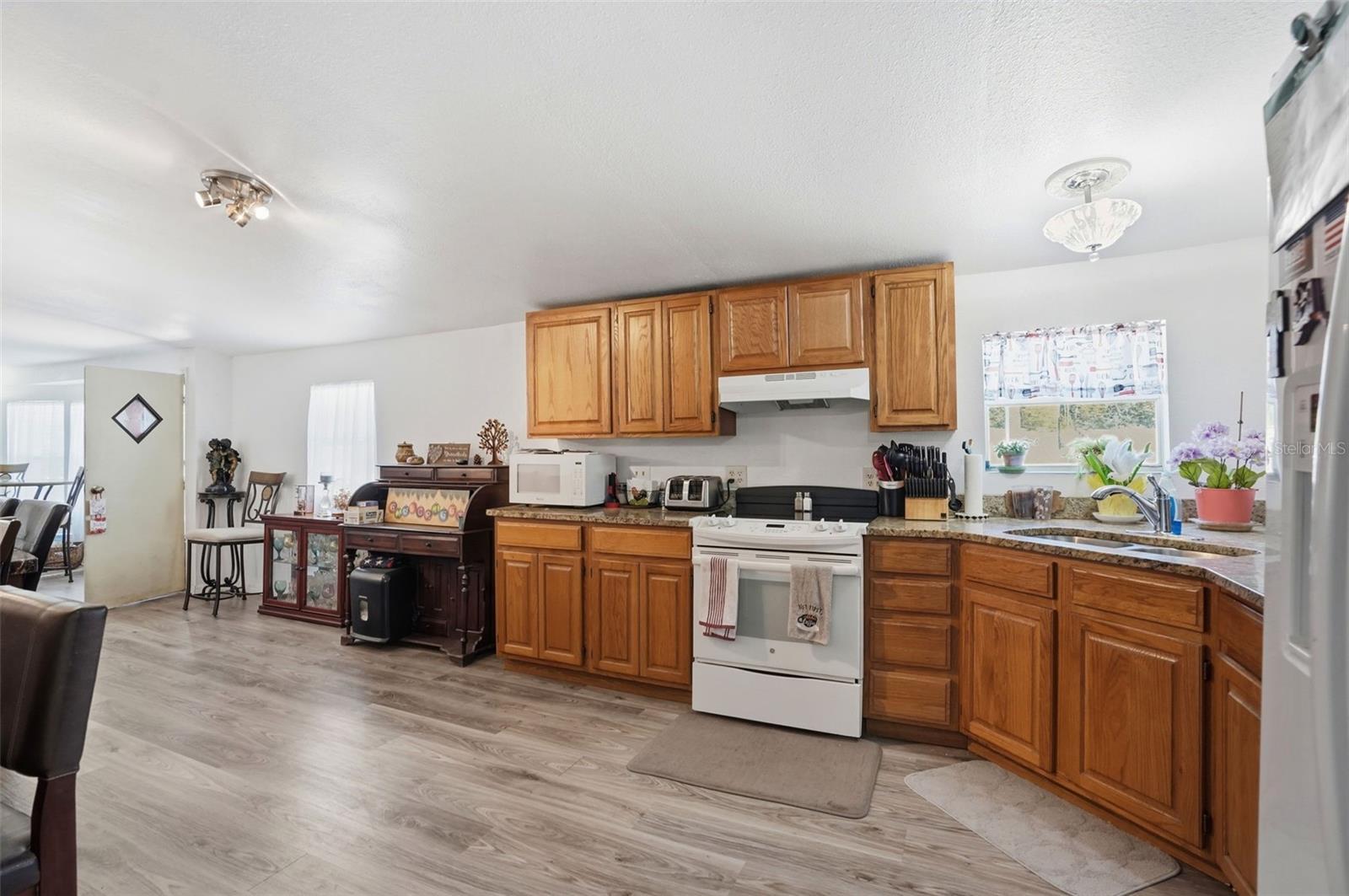 Image 43 of 58 For 16040 Platinum Drive