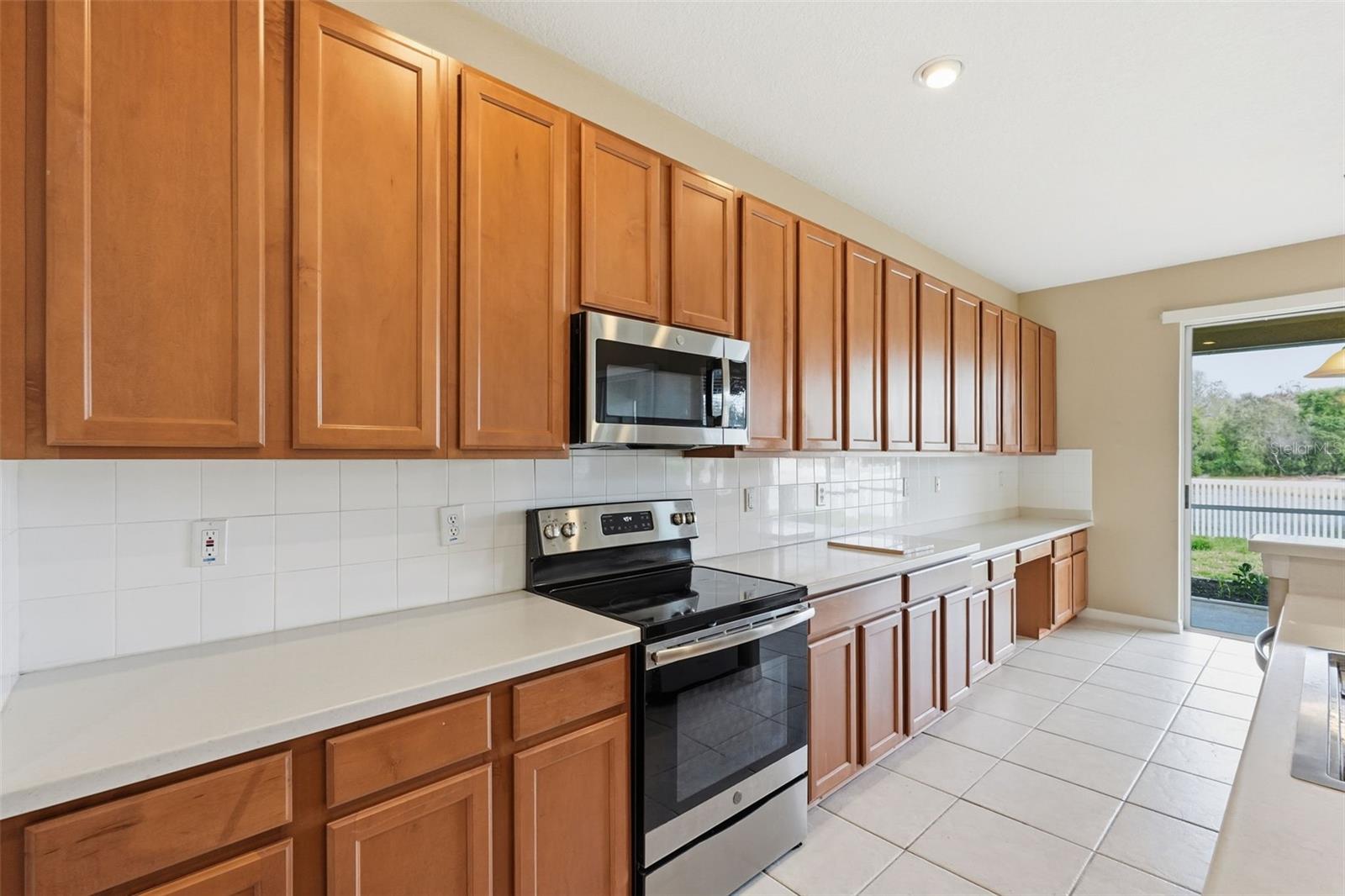 Image 42 of 76 For 19106 Beatrice Lane