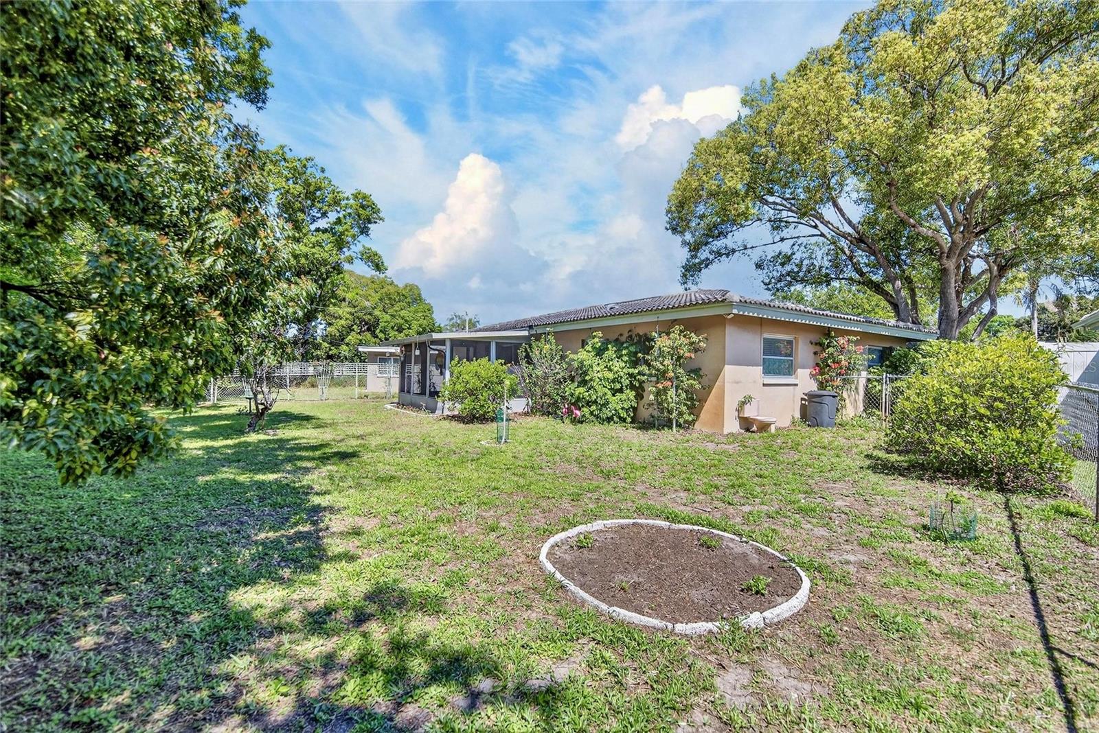 Image 18 of 43 For 2305 Indigo Drive