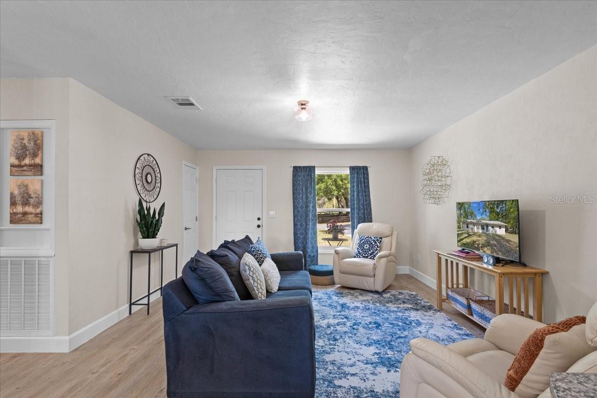 Image 10 of 49 For 606 Wilson Street