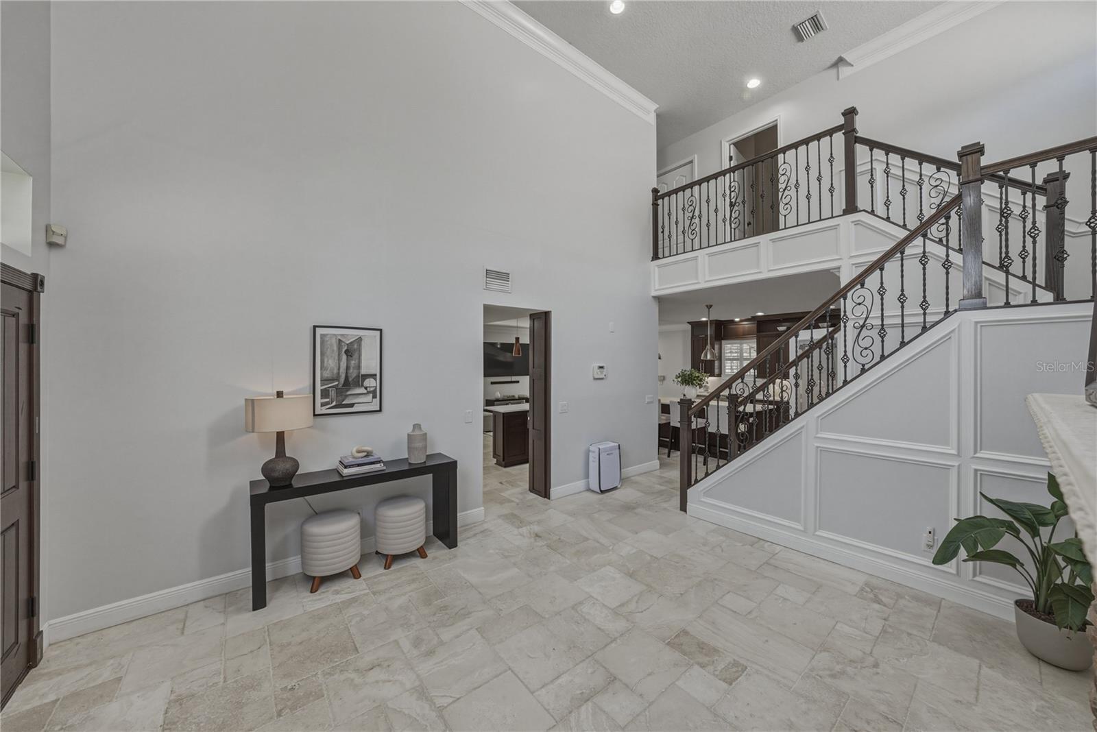 Image 12 of 71 For 6117 Russell Street