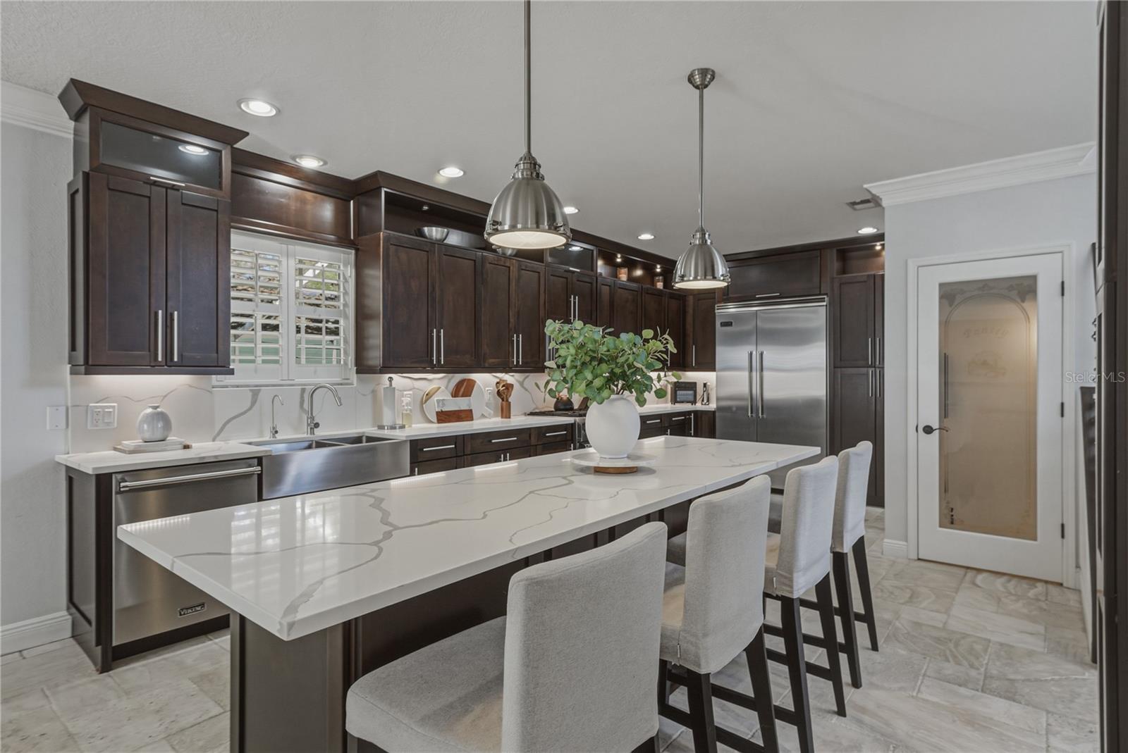 Image 13 of 71 For 6117 Russell Street