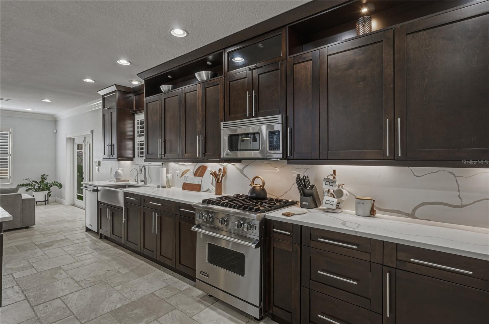 Image 19 of 71 For 6117 Russell Street