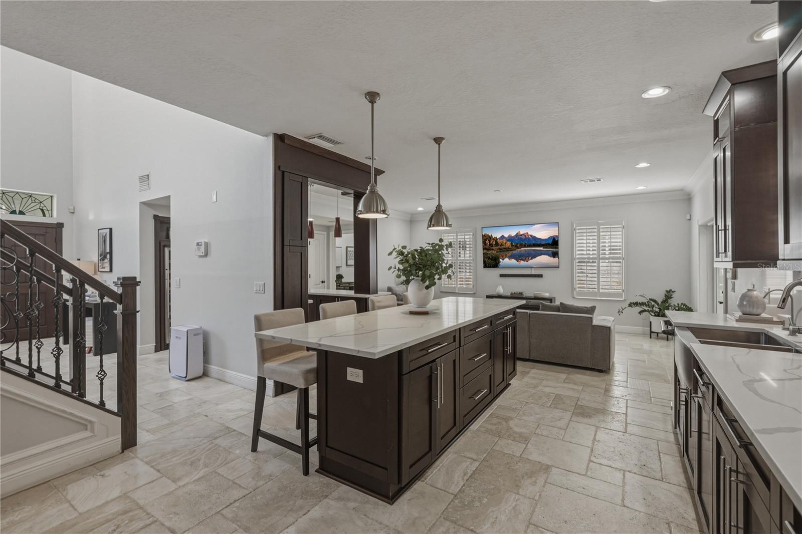 Image 22 of 71 For 6117 Russell Street