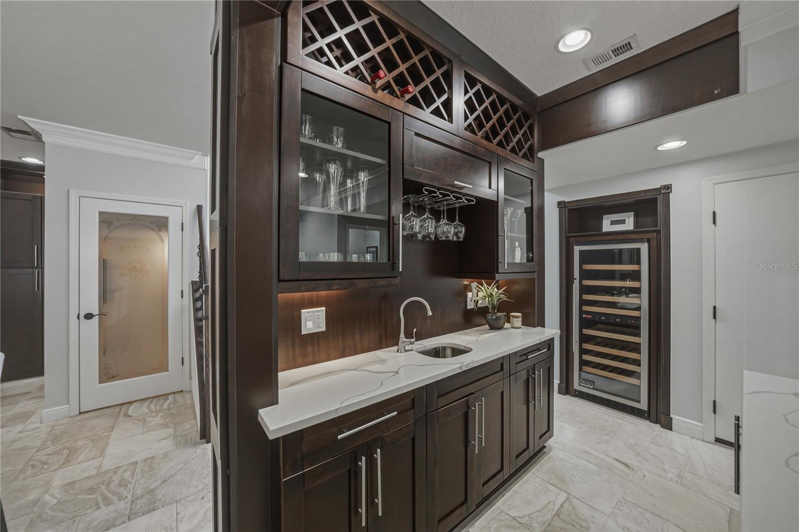 Image 28 of 71 For 6117 Russell Street