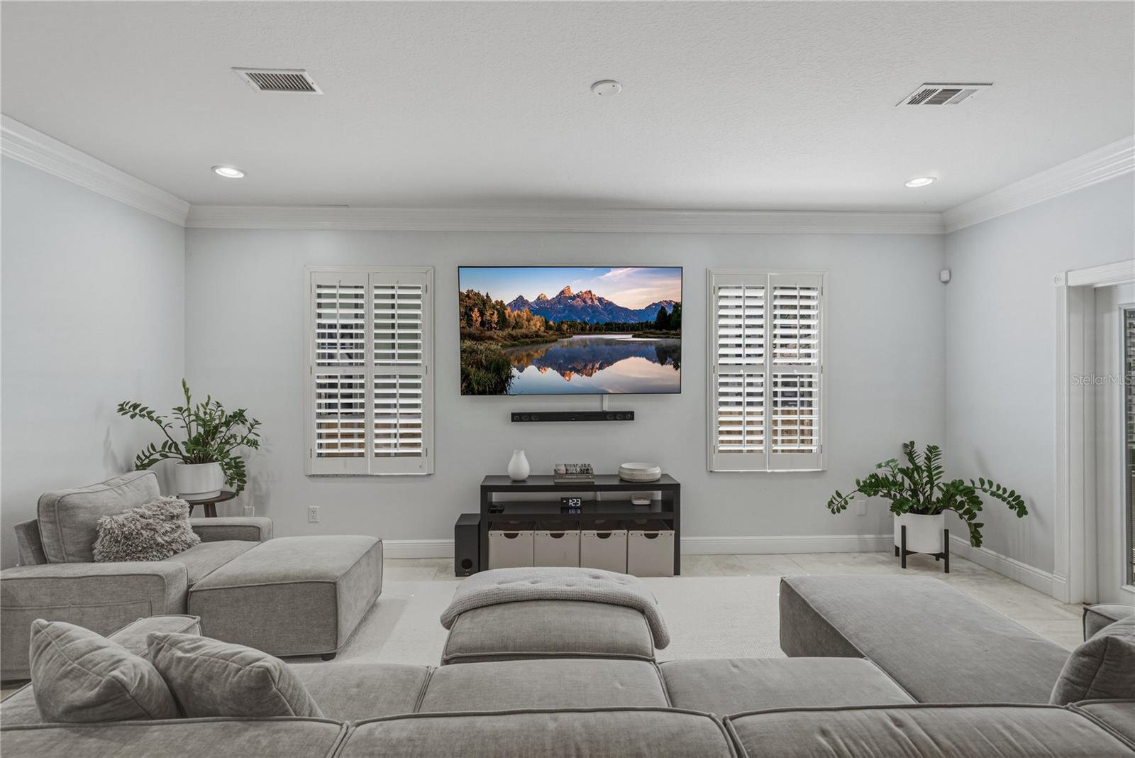 Image 30 of 71 For 6117 Russell Street