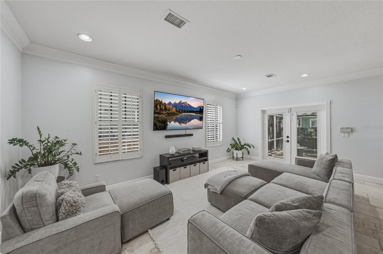 Image 31 of 71 For 6117 Russell Street