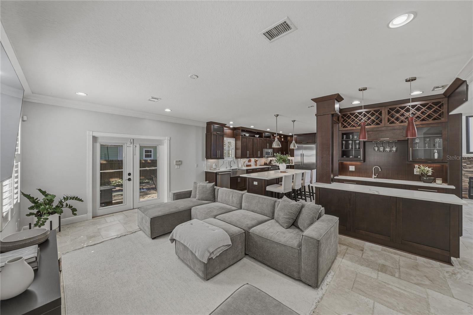 Image 34 of 71 For 6117 Russell Street