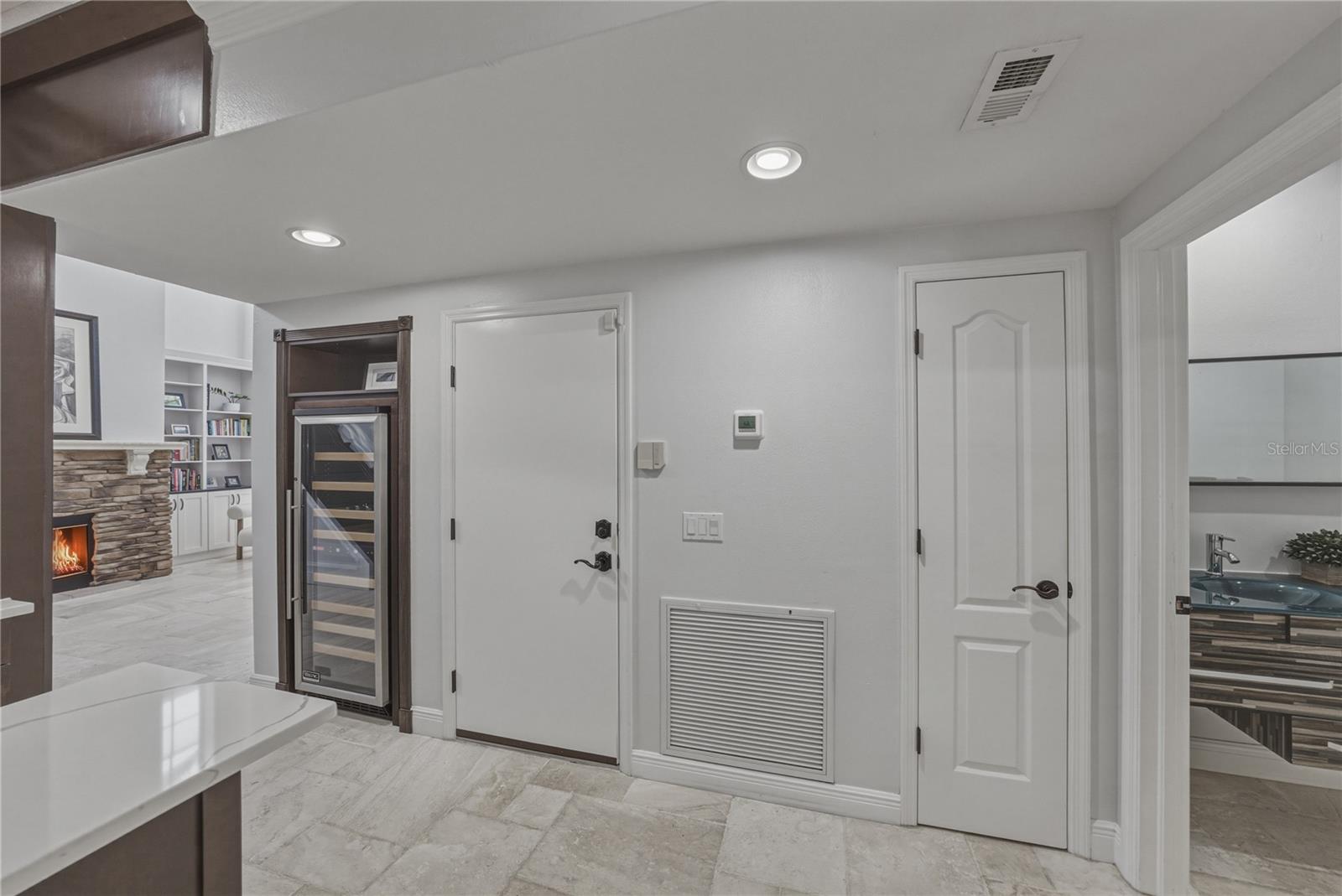 Image 35 of 71 For 6117 Russell Street