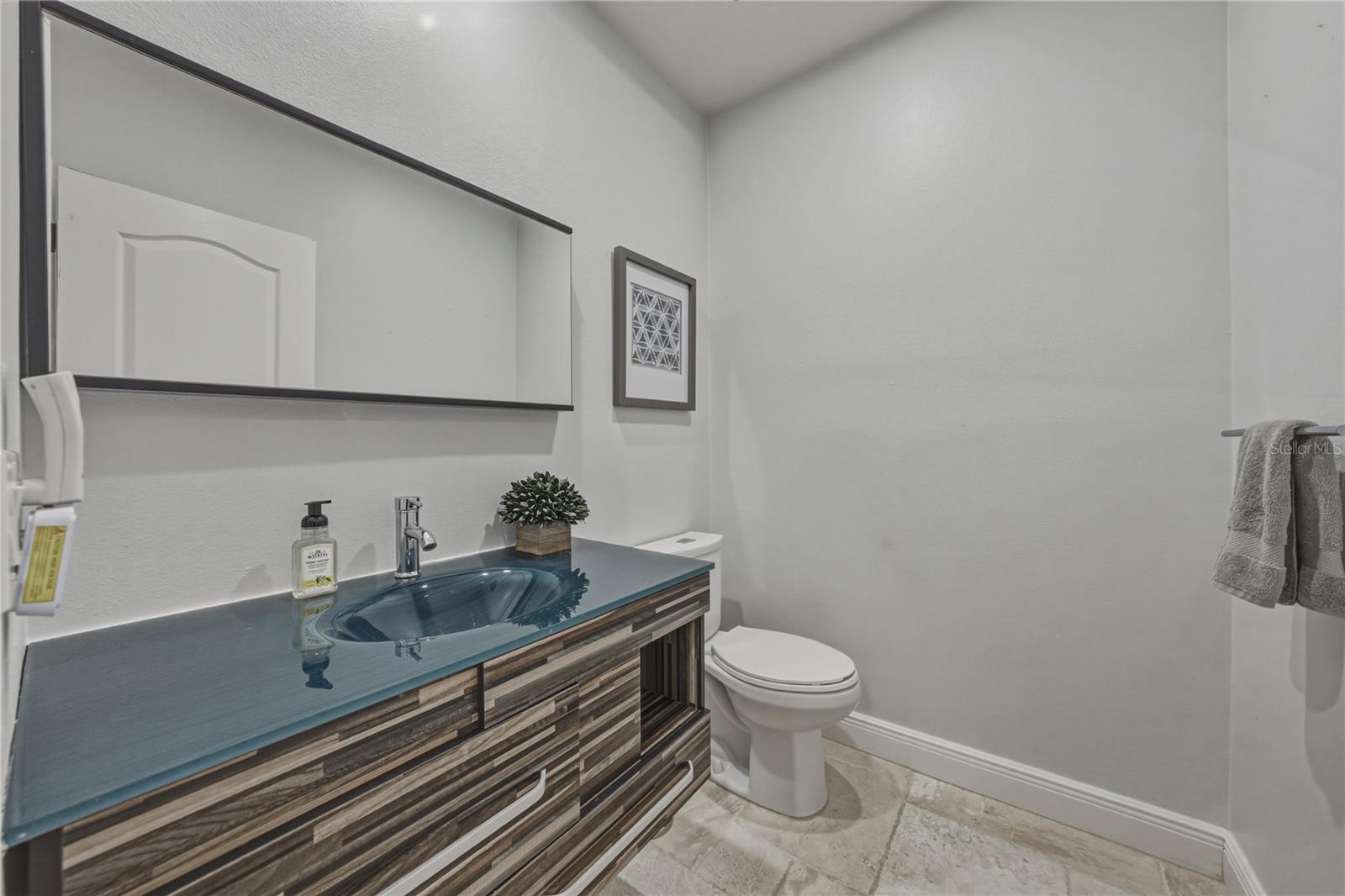 Image 36 of 71 For 6117 Russell Street