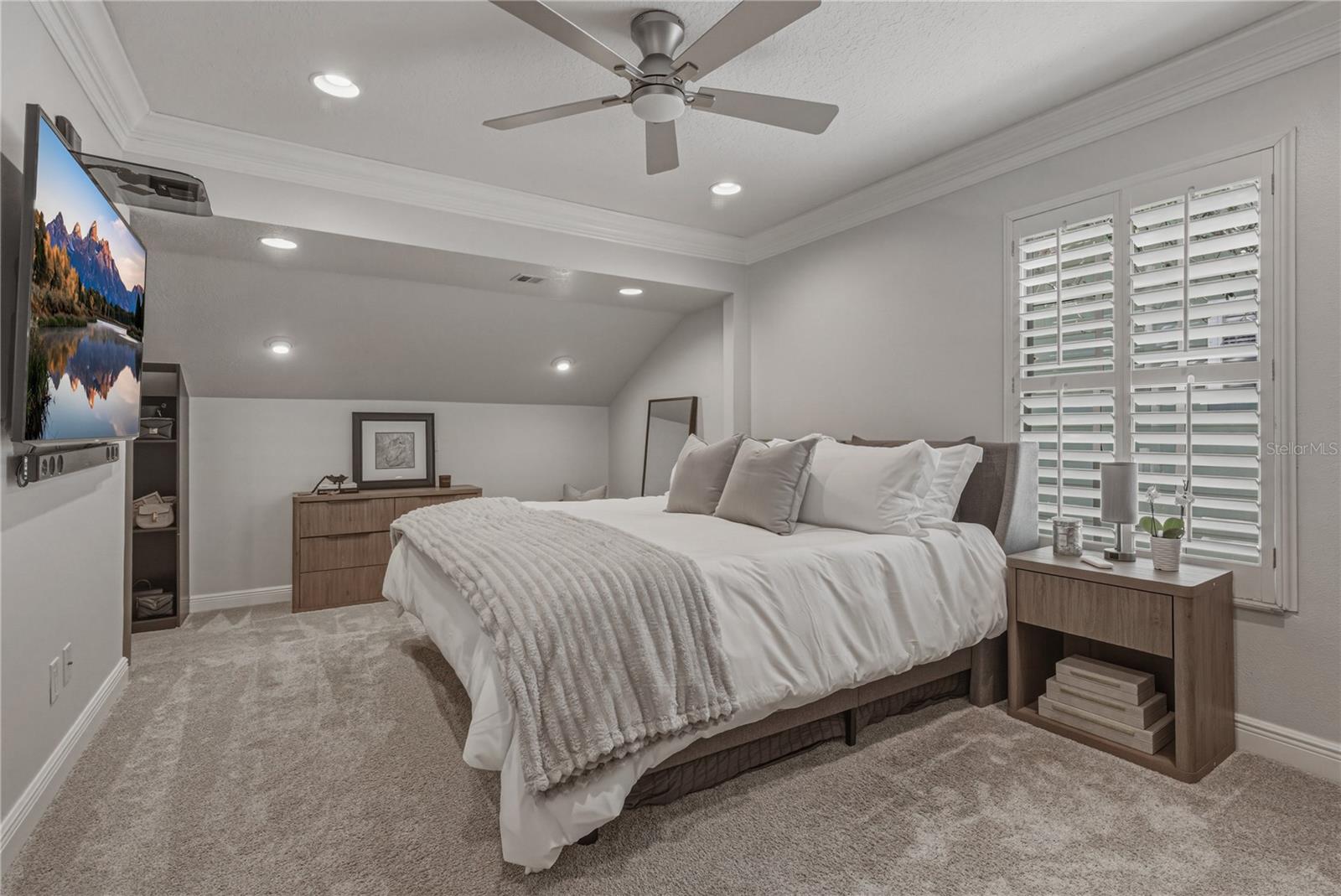 Image 41 of 71 For 6117 Russell Street