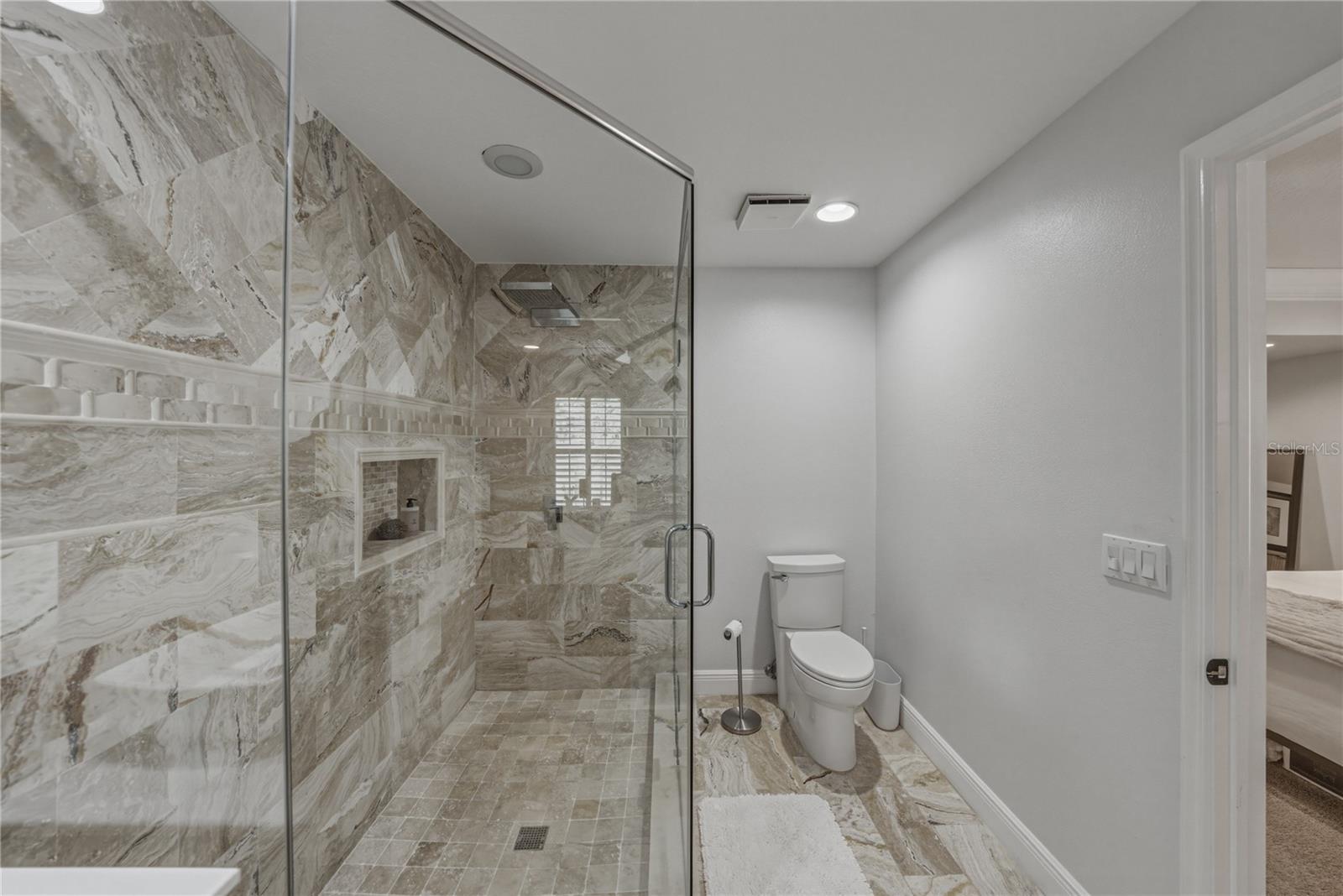 Image 49 of 71 For 6117 Russell Street