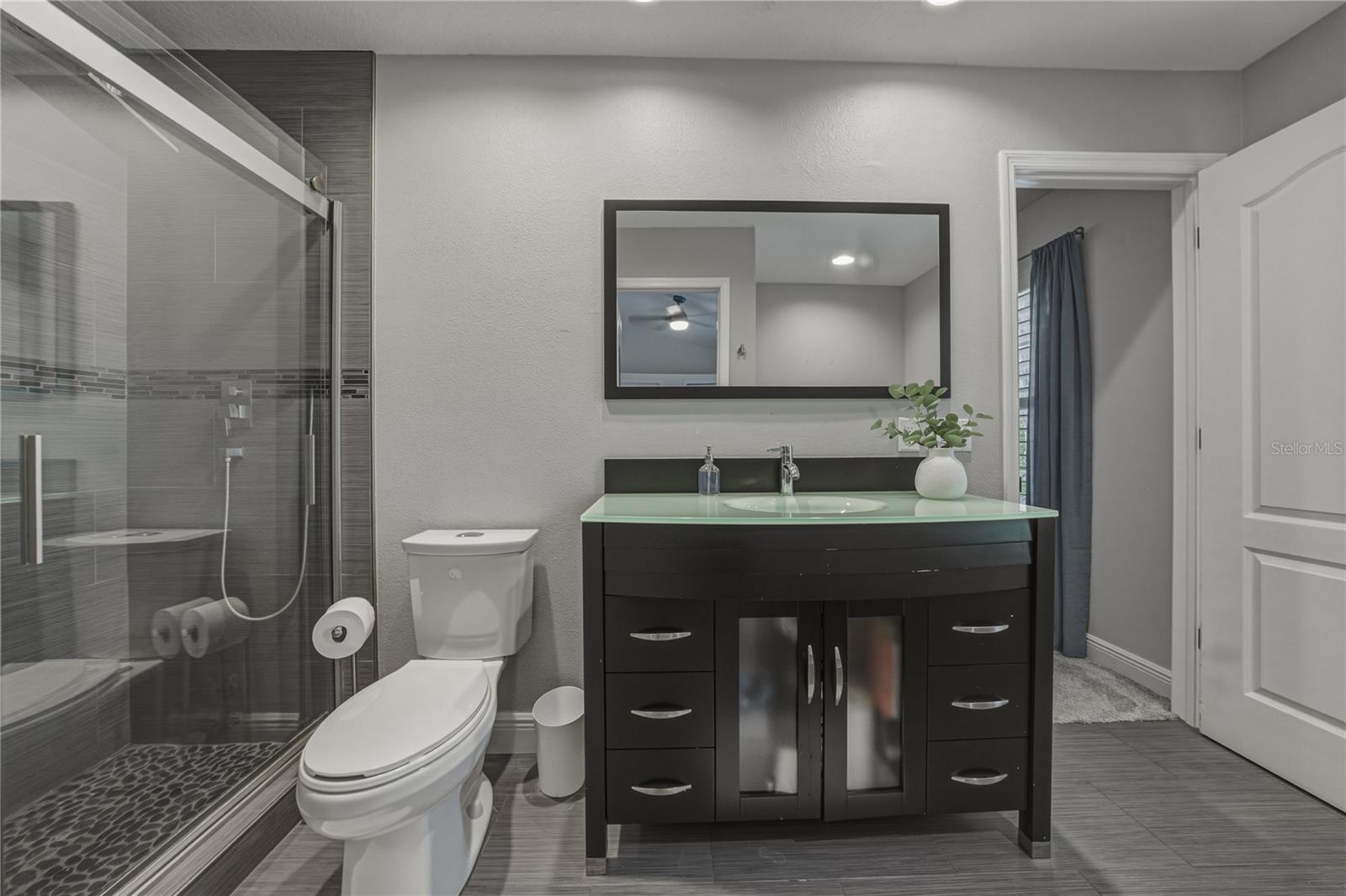 Image 52 of 71 For 6117 Russell Street