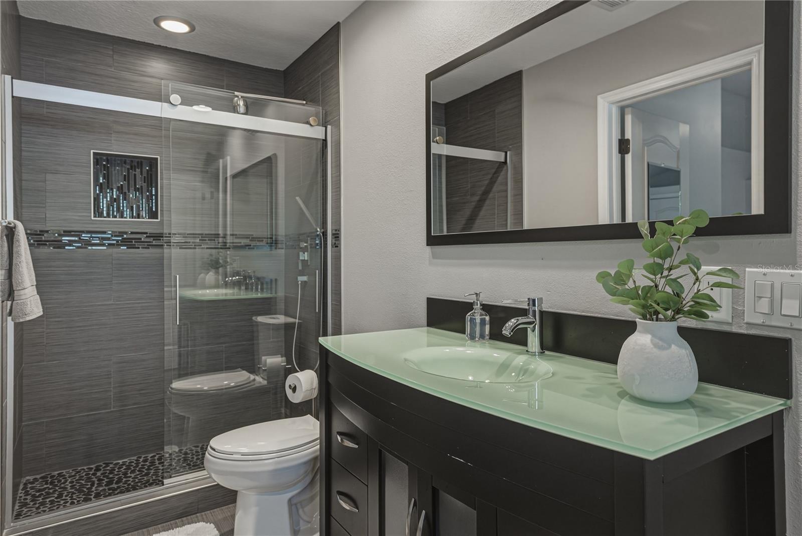 Image 53 of 71 For 6117 Russell Street