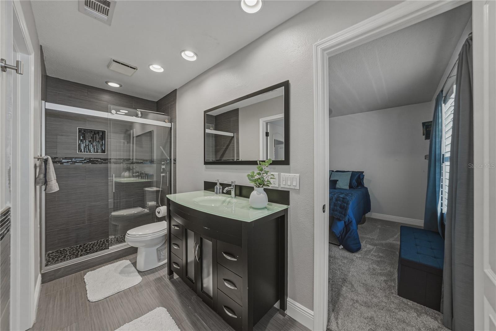 Image 56 of 71 For 6117 Russell Street