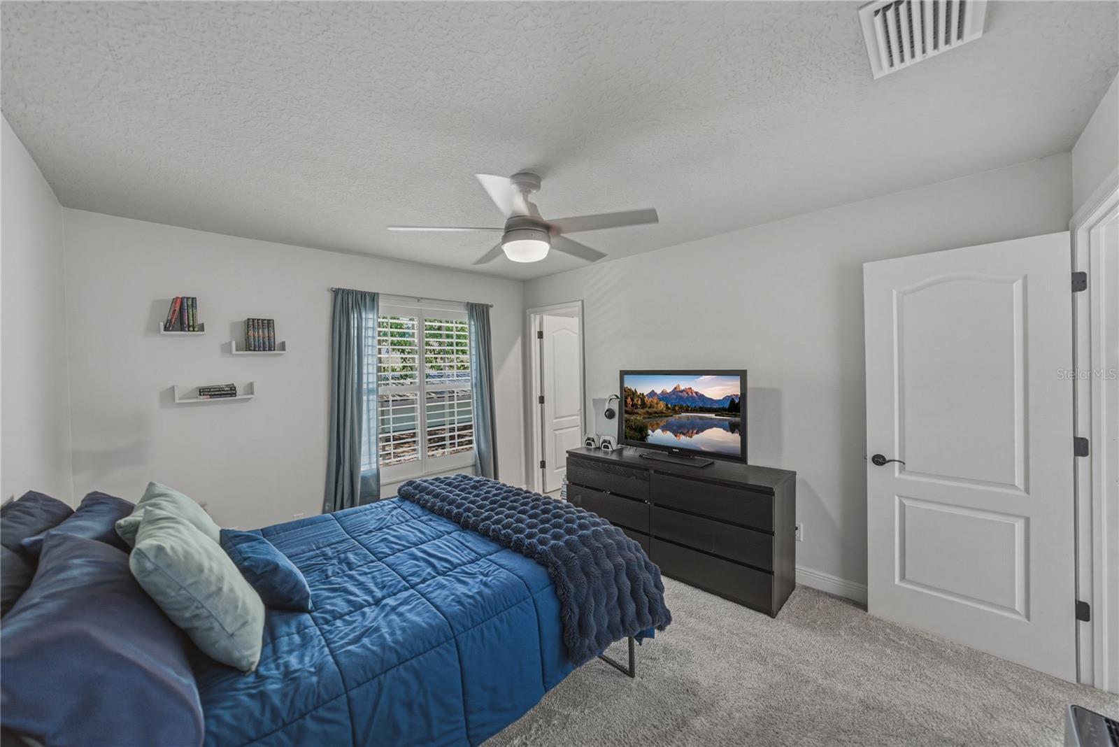 Image 58 of 71 For 6117 Russell Street