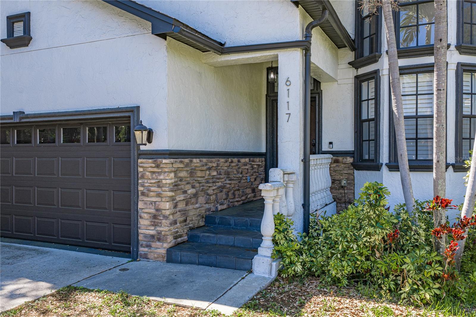 Image 6 of 71 For 6117 Russell Street