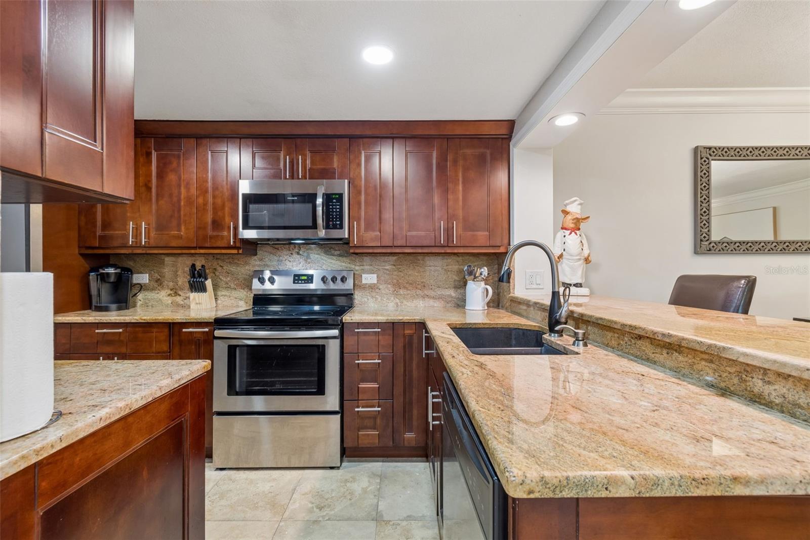 Image 12 of 60 For 36750 Us Highway 19 N 06207