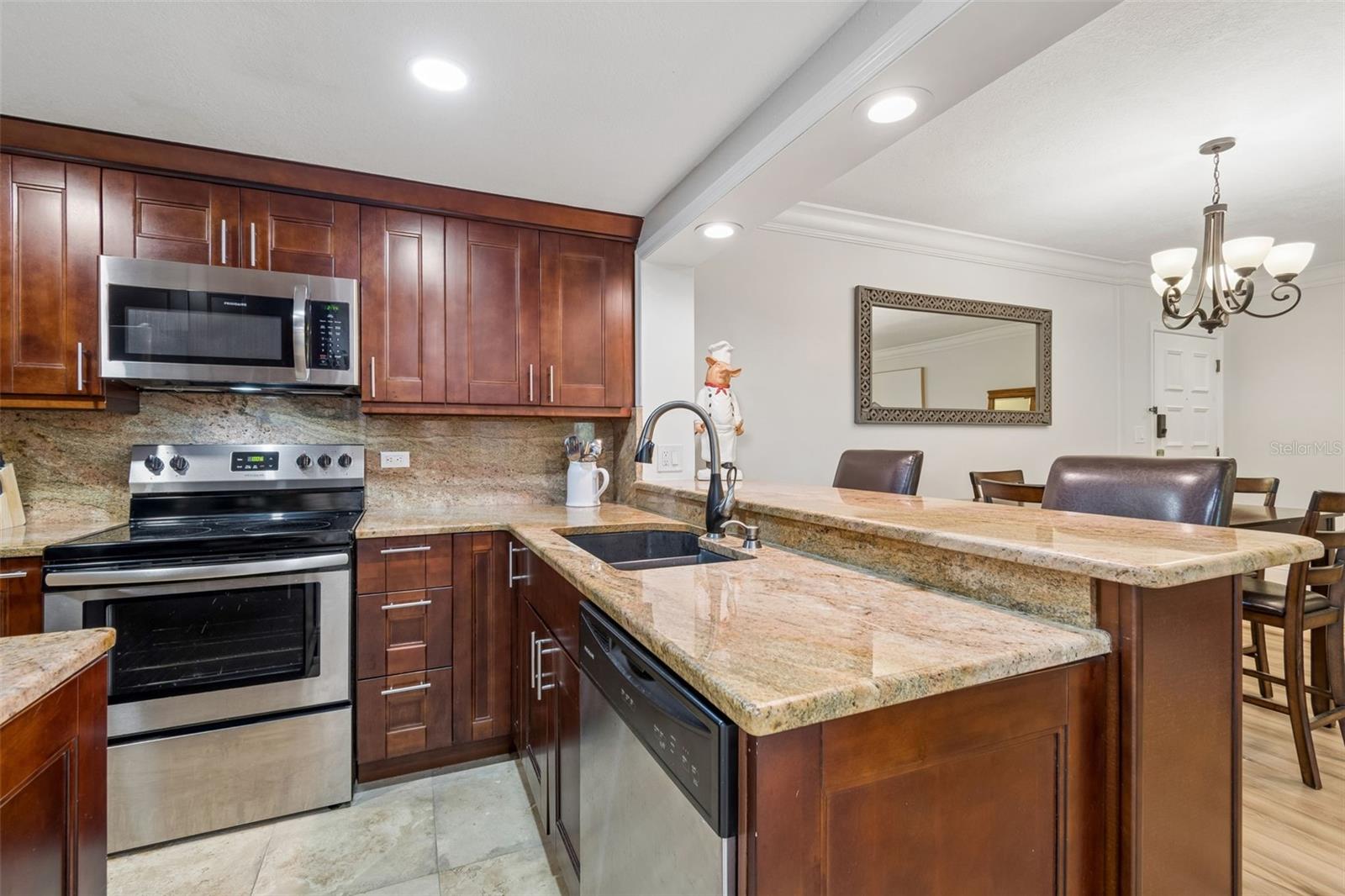 Image 13 of 60 For 36750 Us Highway 19 N 06207