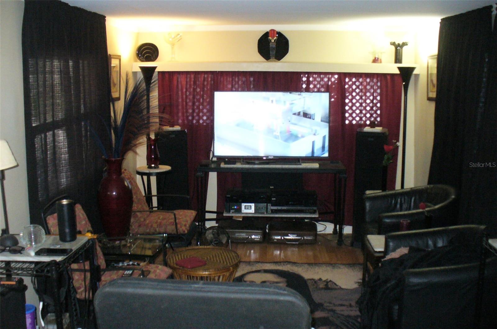 Listing photo id 11 for 7801 34th Avenue N 2