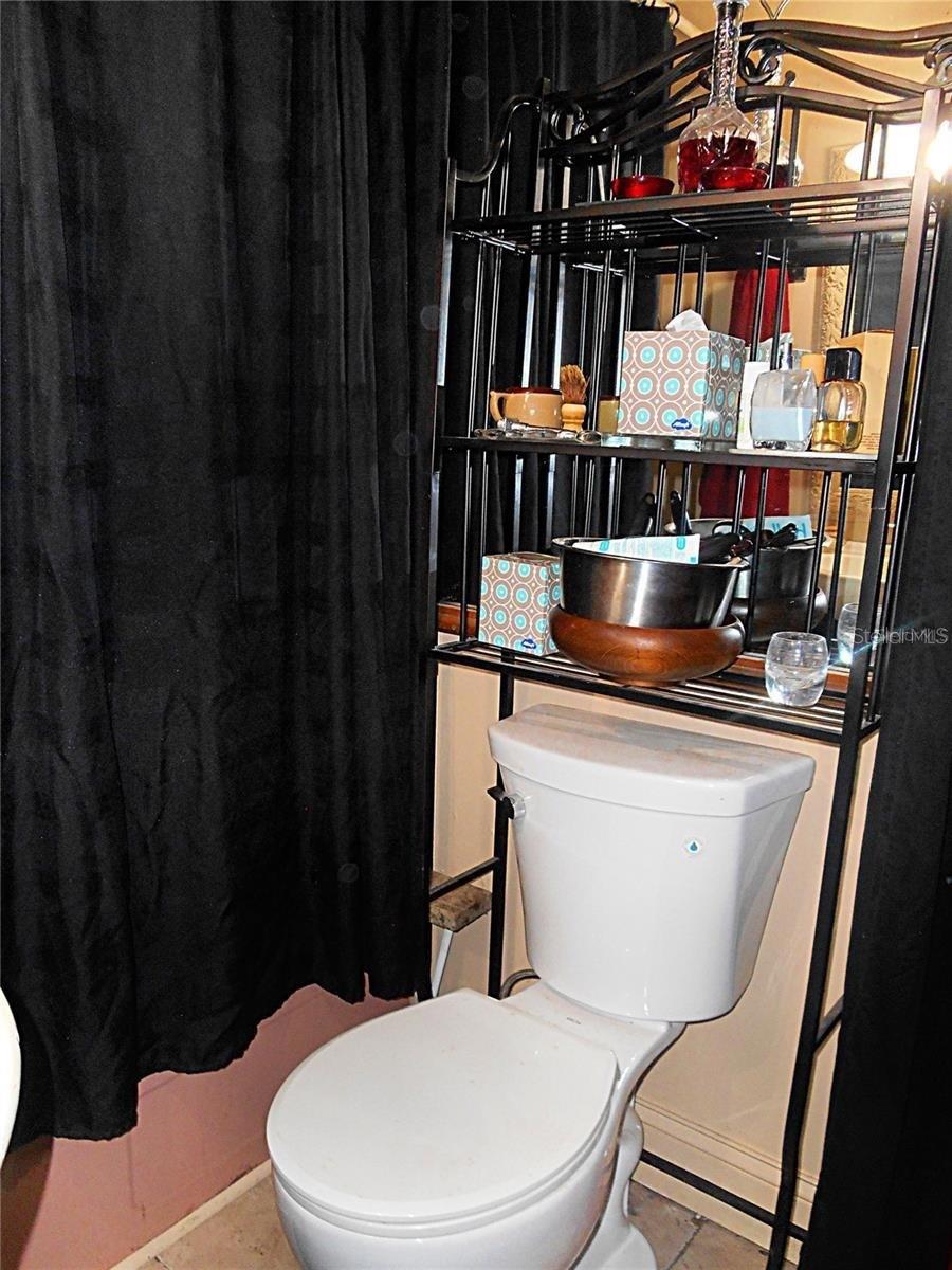 Listing photo id 17 for 7801 34th Avenue N 2