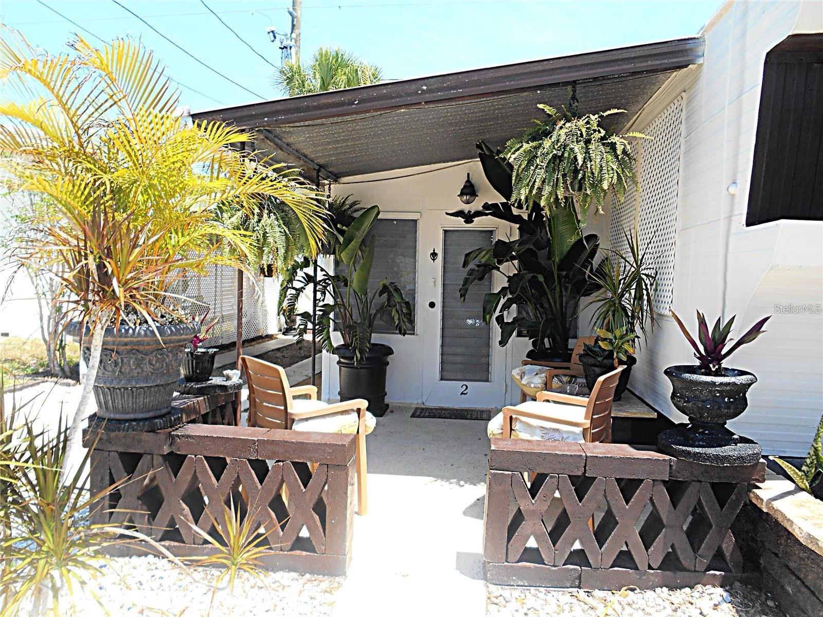 Listing photo id 0 for 7801 34th Avenue N 2