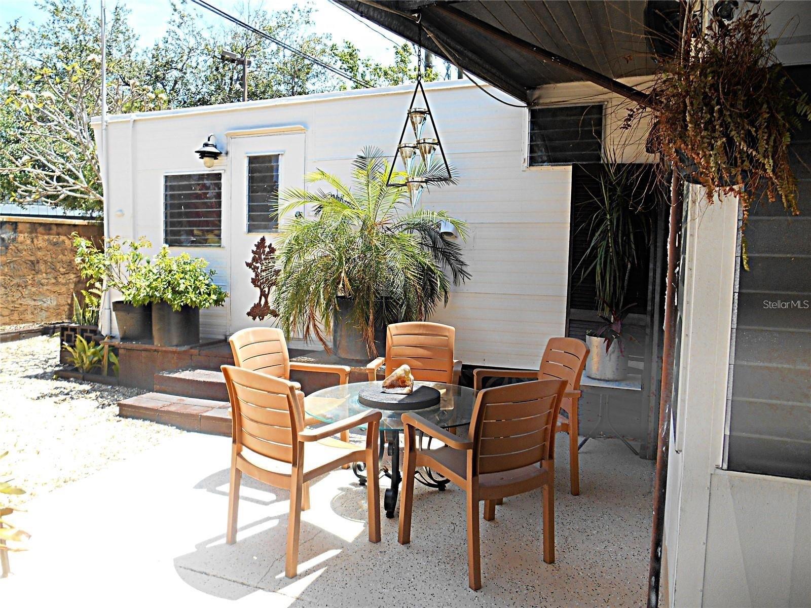 Listing photo id 5 for 7801 34th Avenue N 2