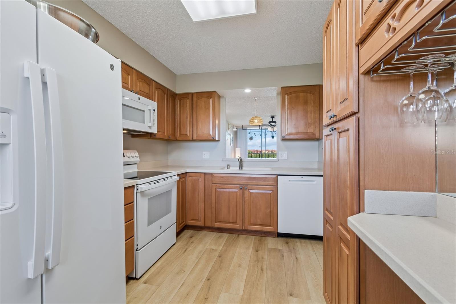 Image 10 of 99 For 900 Cove Cay Drive 5f