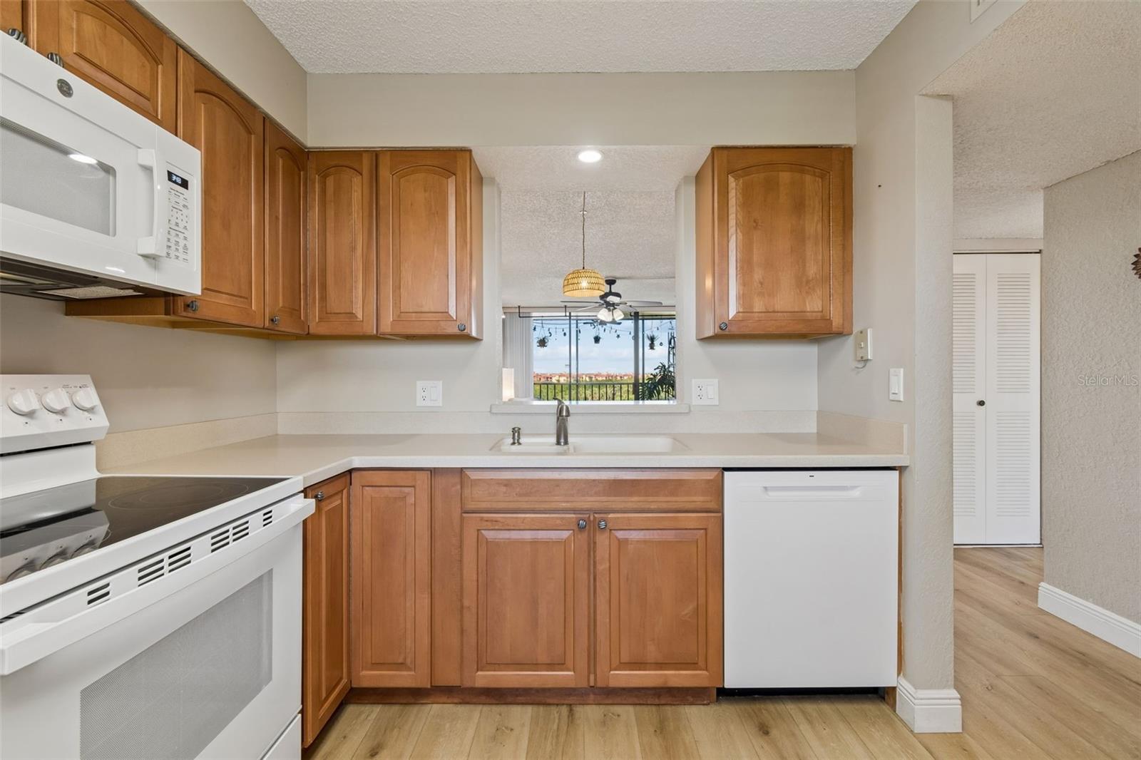 Image 11 of 99 For 900 Cove Cay Drive 5f