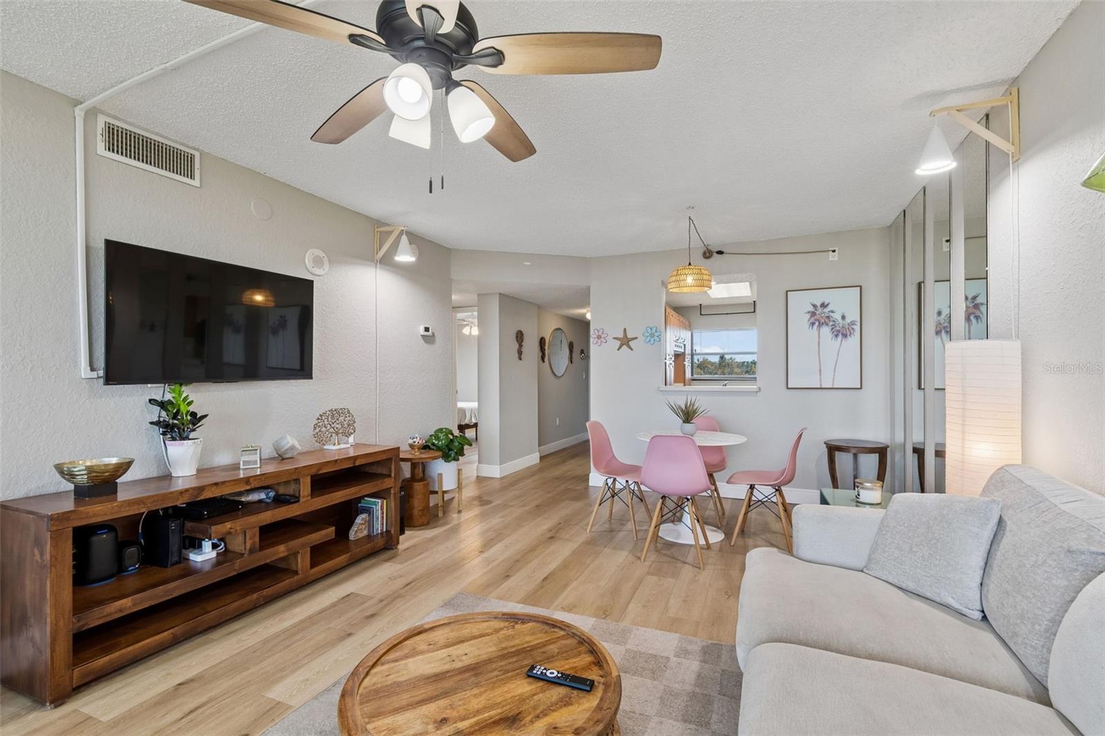 Image 25 of 99 For 900 Cove Cay Drive 5f