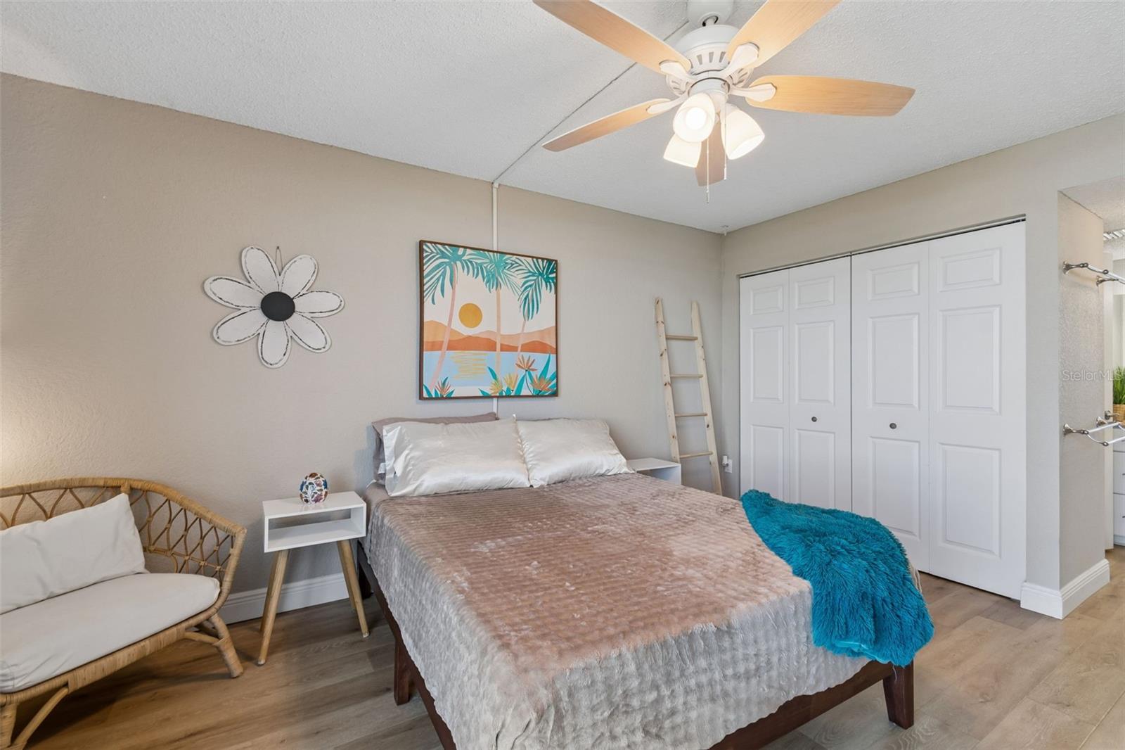 Image 30 of 99 For 900 Cove Cay Drive 5f