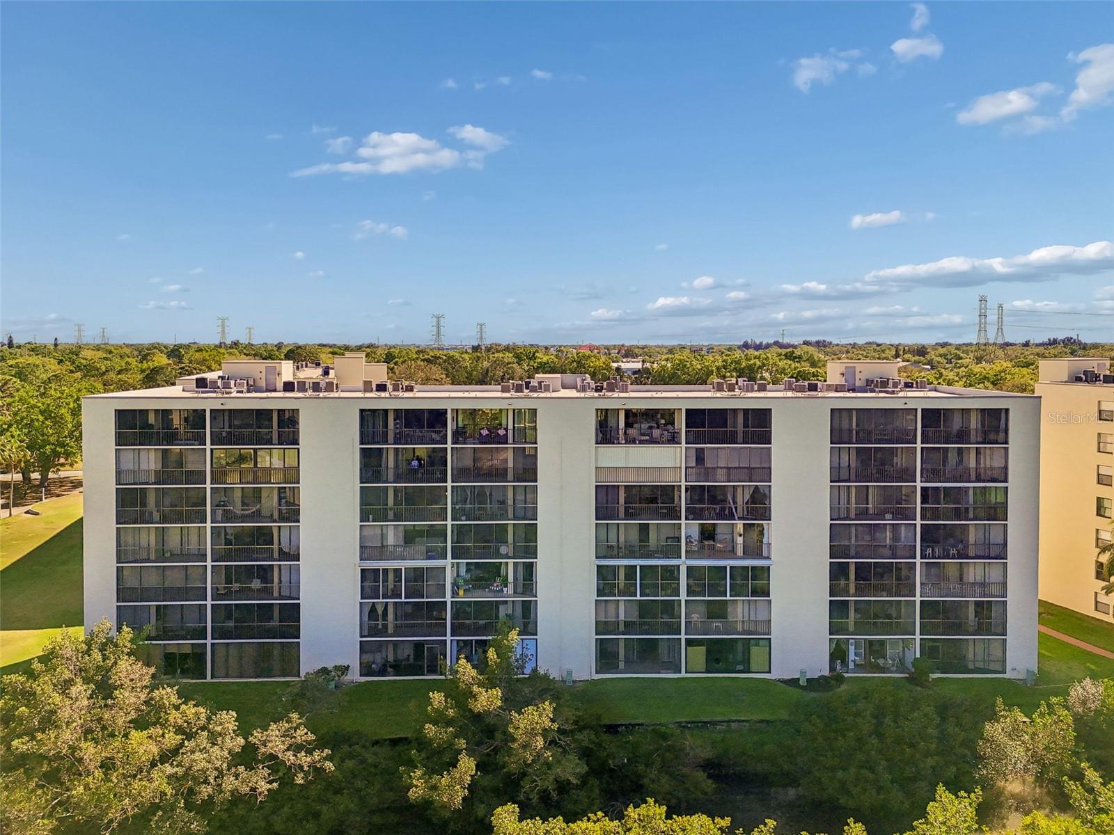 Image 50 of 99 For 900 Cove Cay Drive 5f